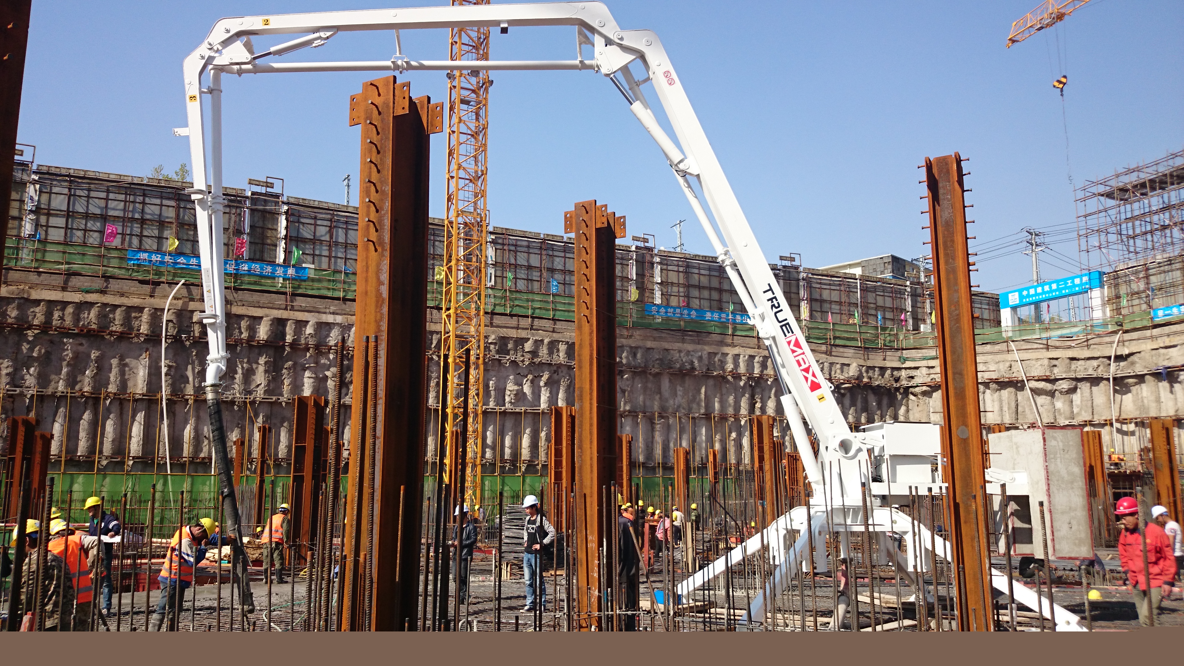 移動(dòng)式液壓布料機(jī)